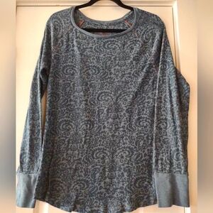 PRANA SZ XL Turquoise Thermal Style Shirt. Perfect Condition.